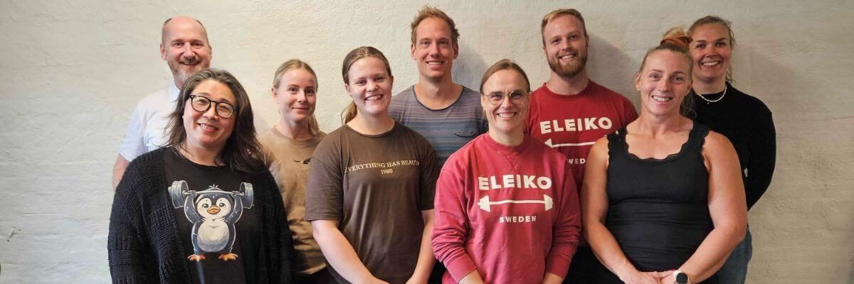 Holdfoto af de 8 nyuddannet B-dommere