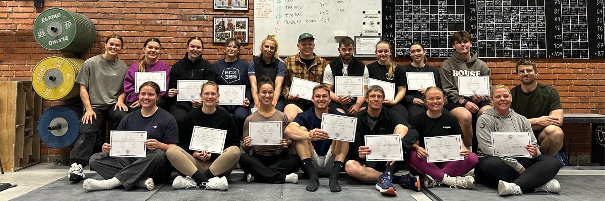 Holdfoto af alle deltagerne på træneruddannelsen i Århus maj 2025.